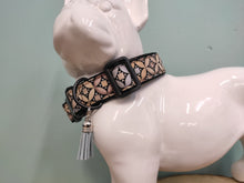 Collier chien géométrique